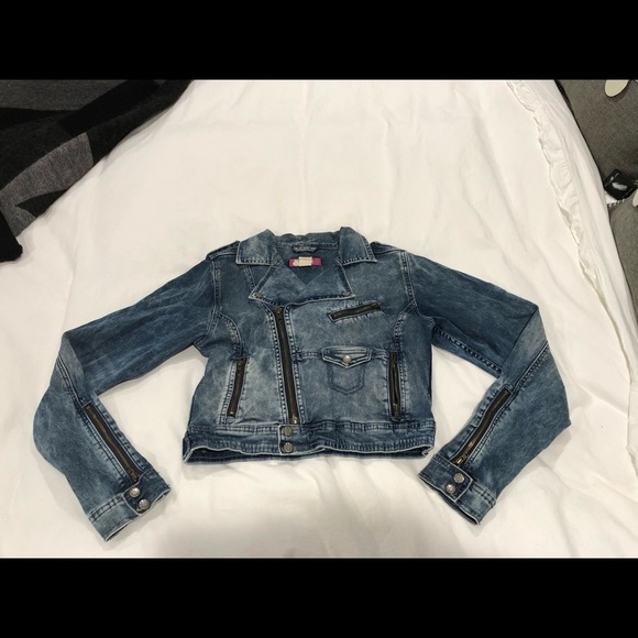 Girls Jean Moto Jacket as seen on Peyton List - Picture 3 of 5